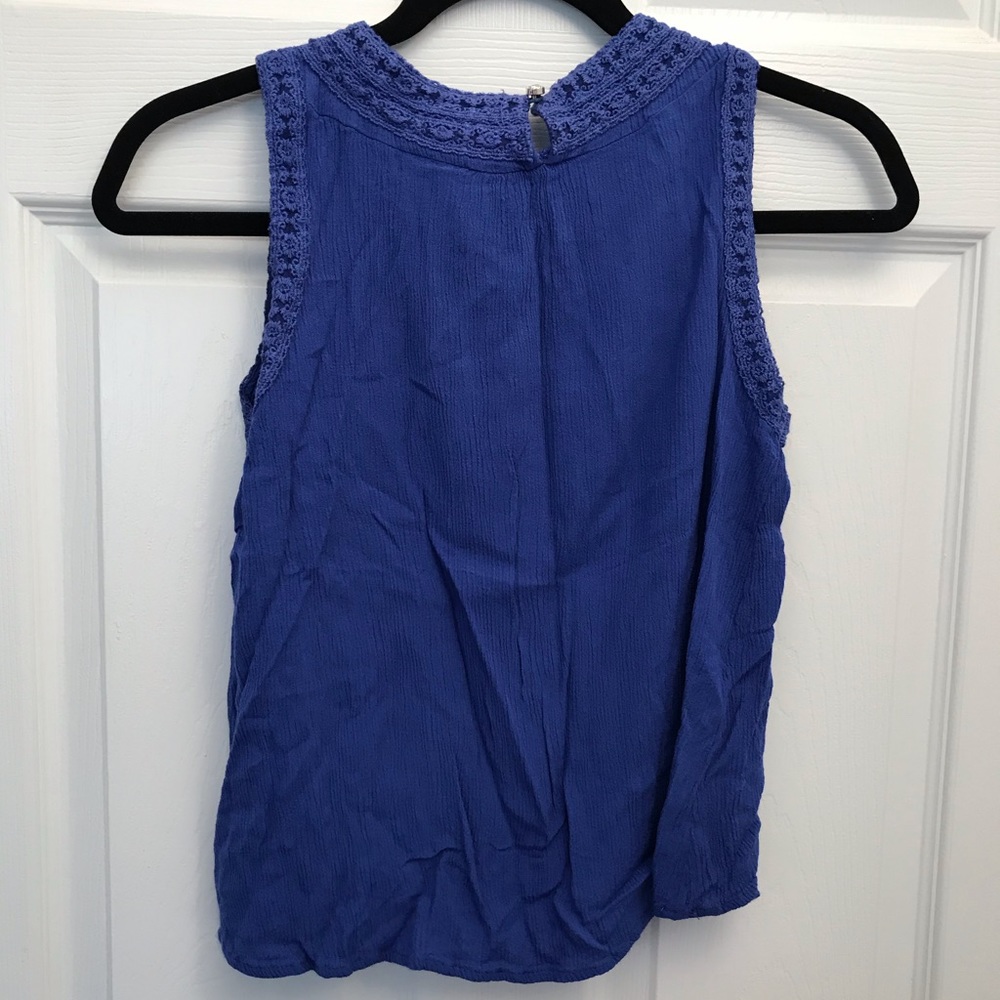 Blue Tank - Picture 5 of 5